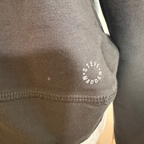 Steve Madden Cowl-Neck Pullover Charcoal Cutout Back Satin Trim Sz M Long Sleeve - Picture 3 of 7